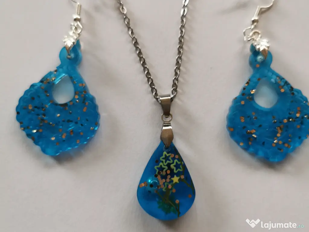 Set lantisor cu pandantiv plus cercei 
