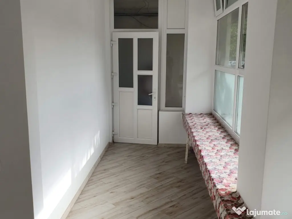 Închiriez spațiu comercial in centrul orașului Râmnicu Sărat 