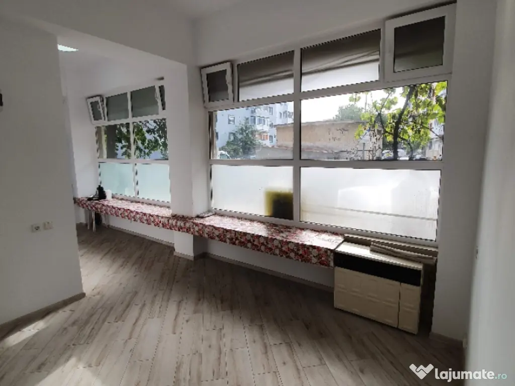 Închiriez spațiu comercial in centrul orașului Râmnicu Sărat 