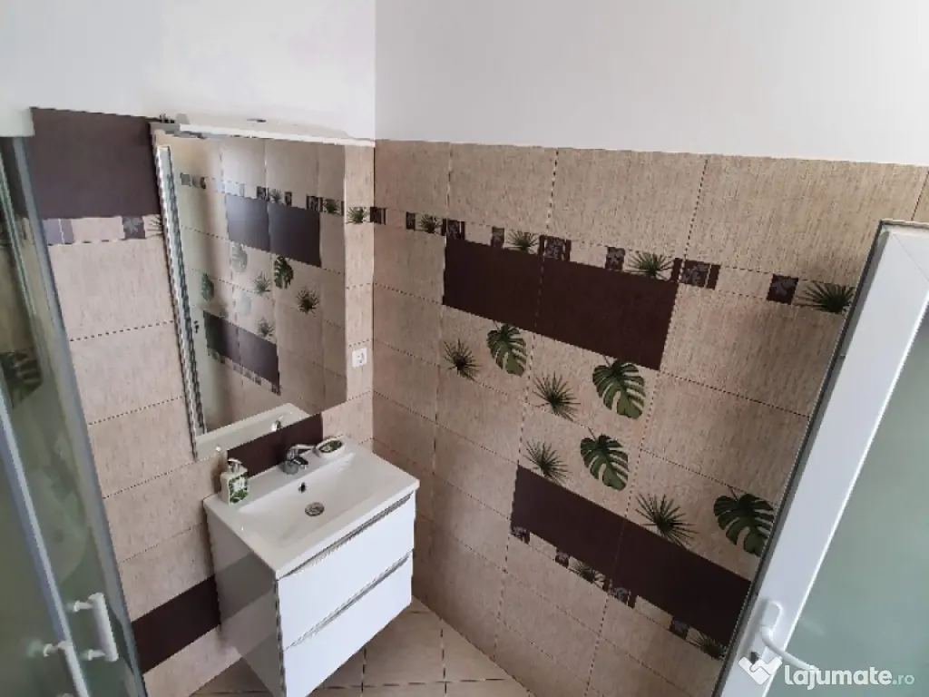 Închiriez spațiu comercial in centrul orașului Râmnicu Sărat 