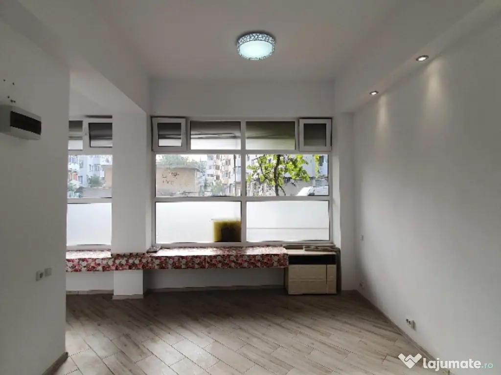 Închiriez spațiu comercial in centrul orașului Râmnicu Sărat 