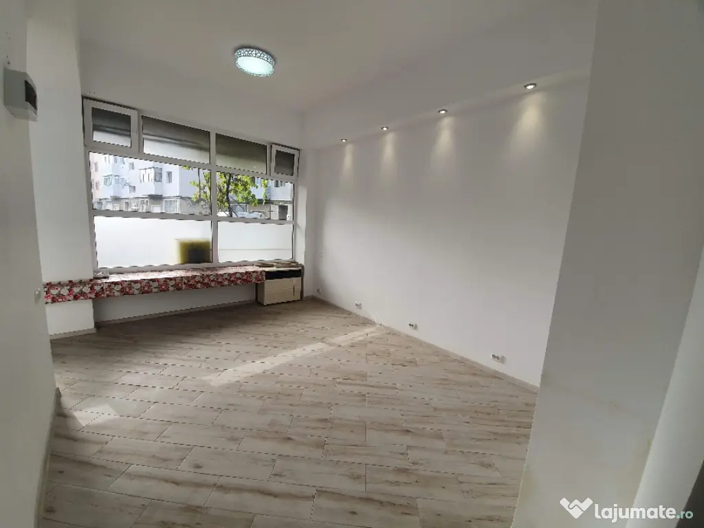 Închiriez spațiu comercial in centrul orașului Râmnicu Sărat 