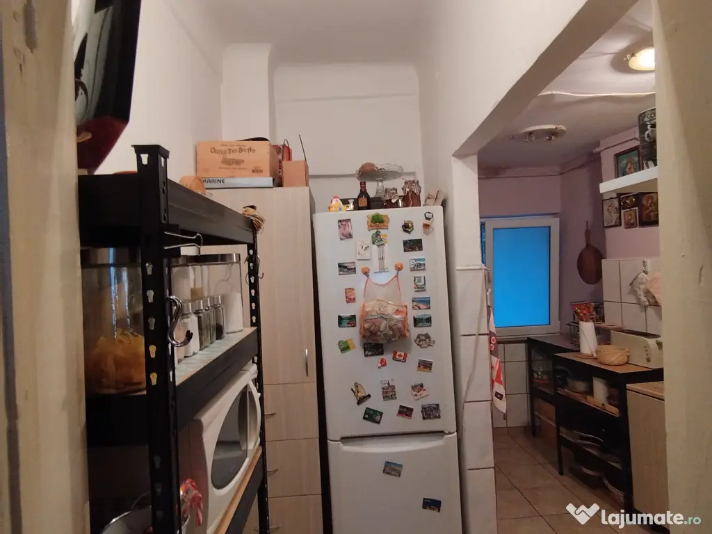 vand apartament 3 camere Piata Victorie 