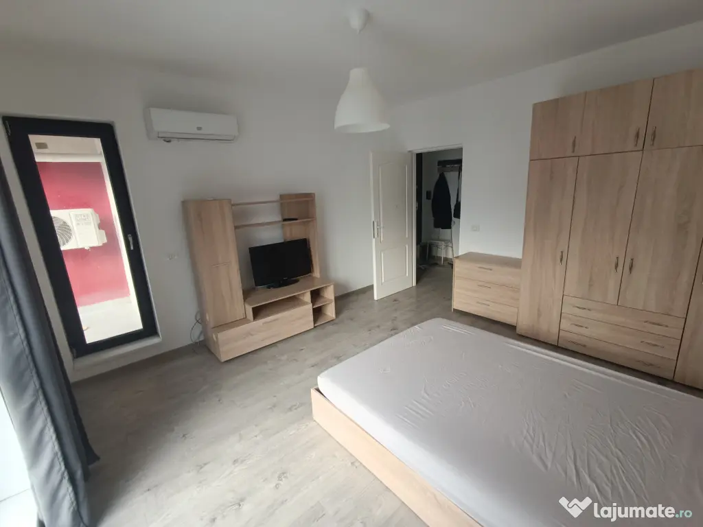 Garsoniera Exigent Plaza chiar langa parcul Liniei si Mall Plaza, metrou 10 min