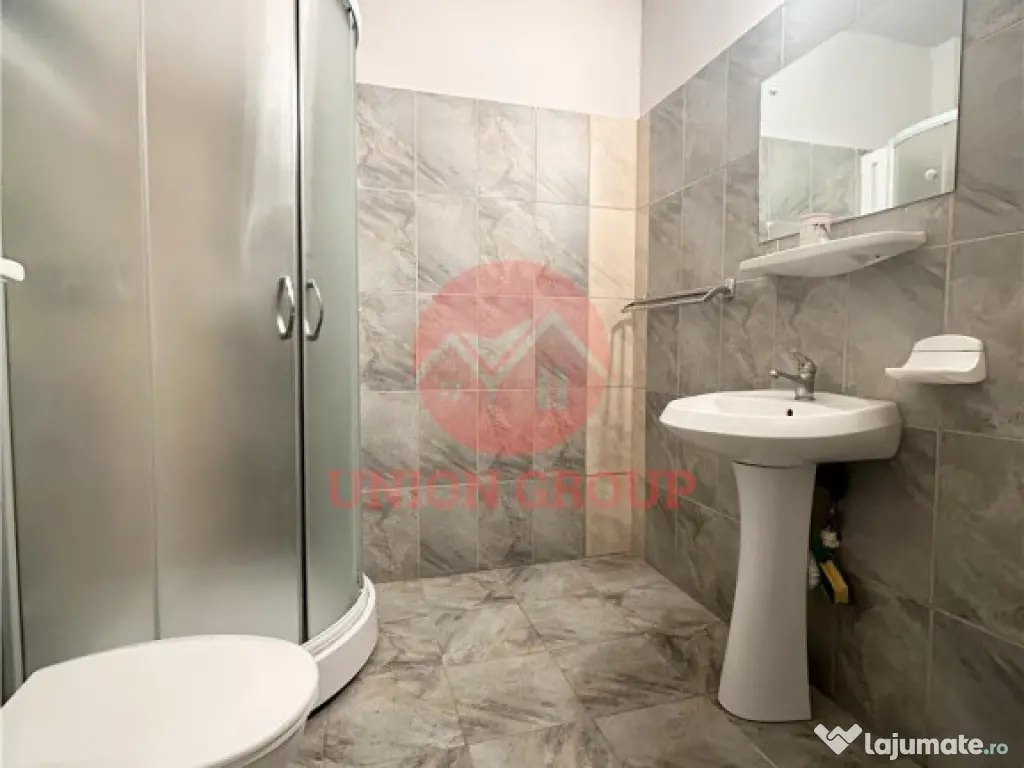 Pensiune 15 camere in a Doua Linie la Mare, zona Pescaria lu