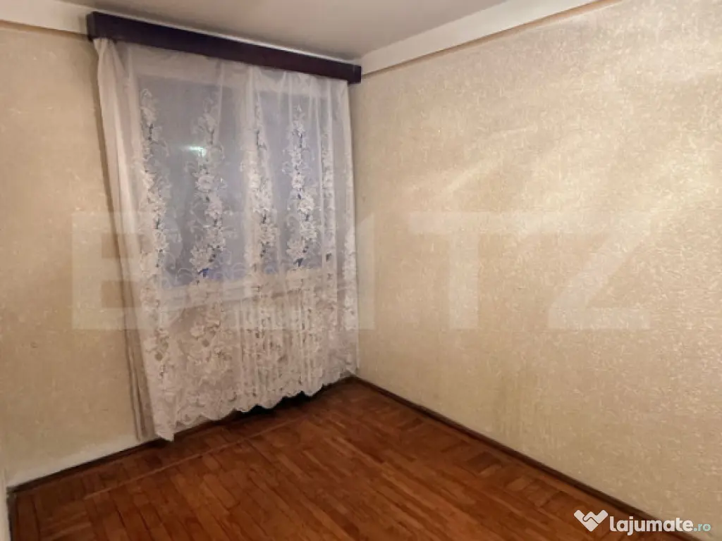 Apartament cu 3 camere, parter, zona Ultracentrala