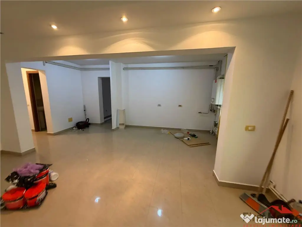 Apartament 3 camere, parter, 70mp , stradal, zona Centrala - 