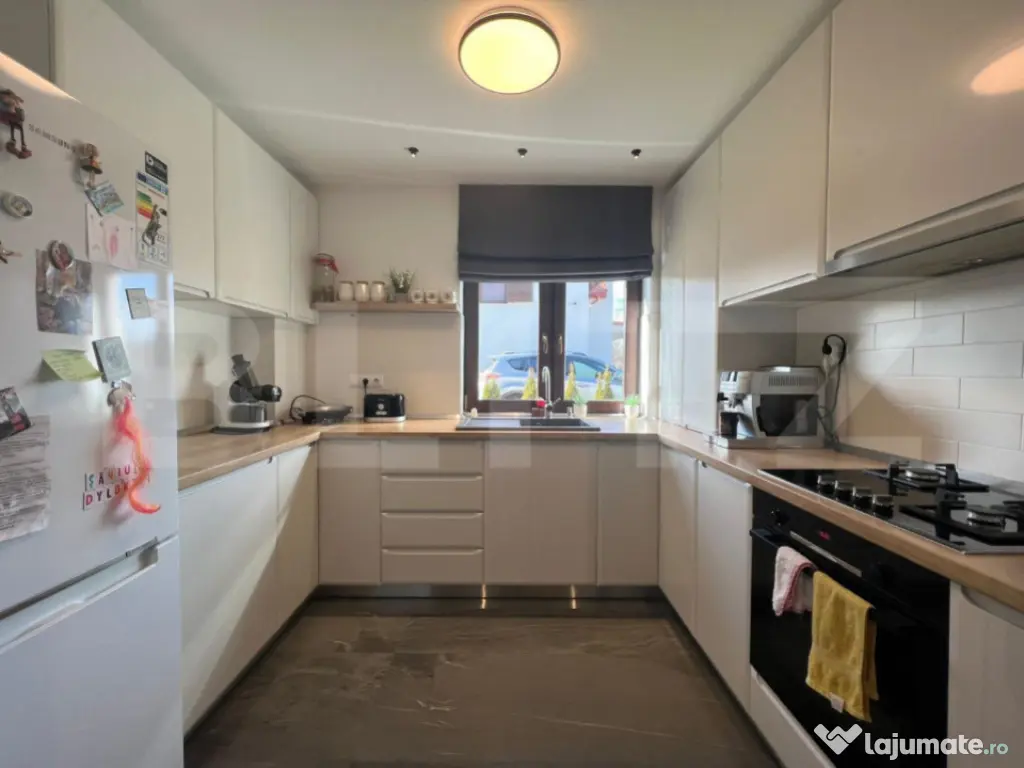 Casa de lux, 180mp, curte, zona Vivo 