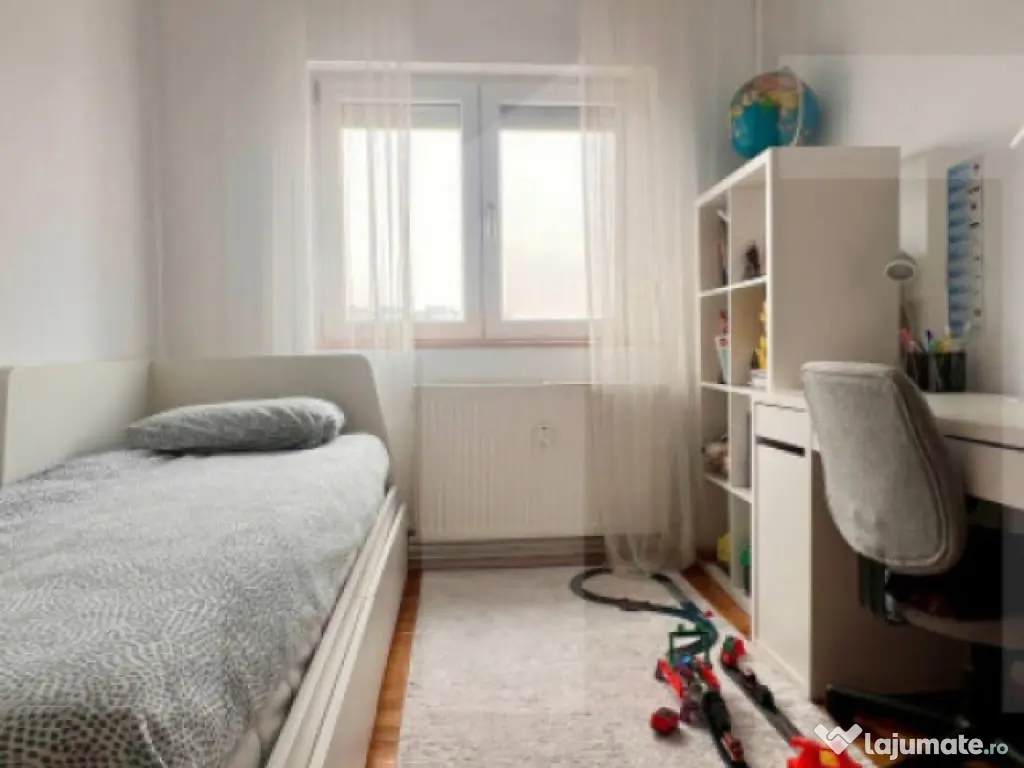 Apartament 5 camere, 90 mp utili, zona Aurel Vlaicu 