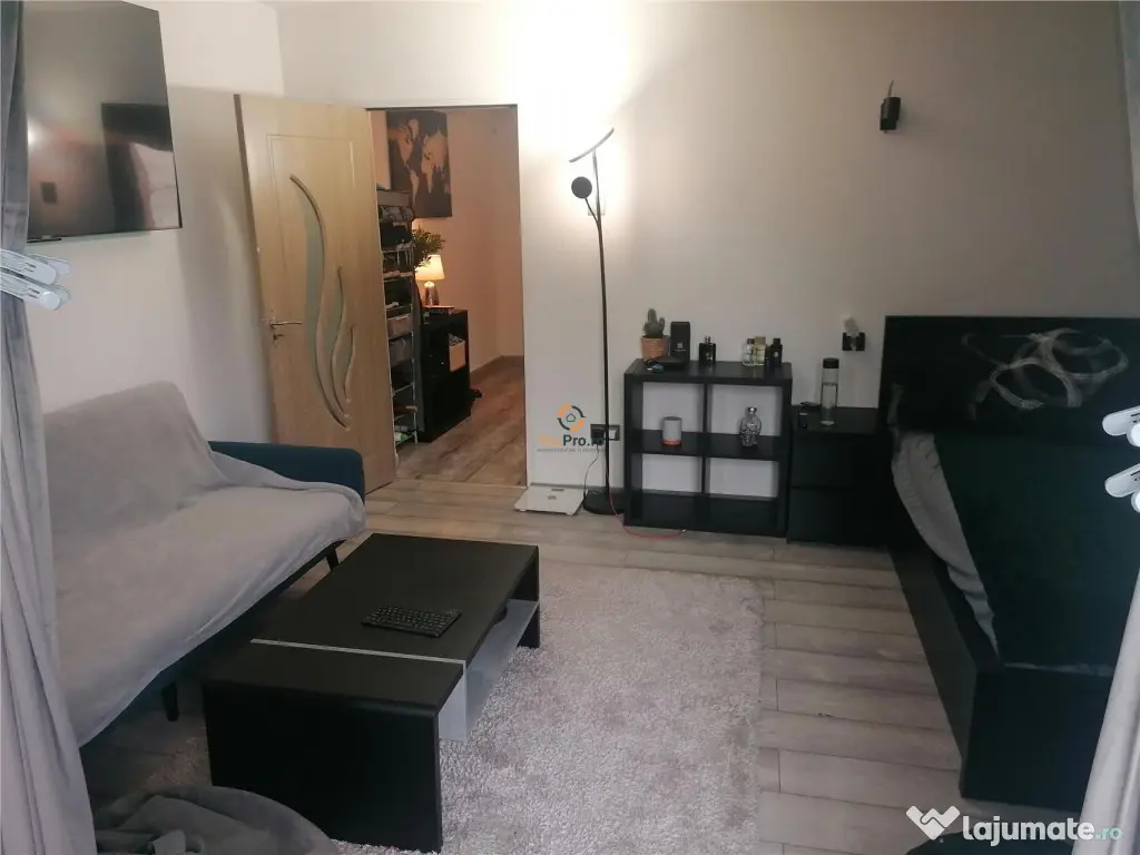 Decomandat Spatios cu Centrala Spitalul Judetean 