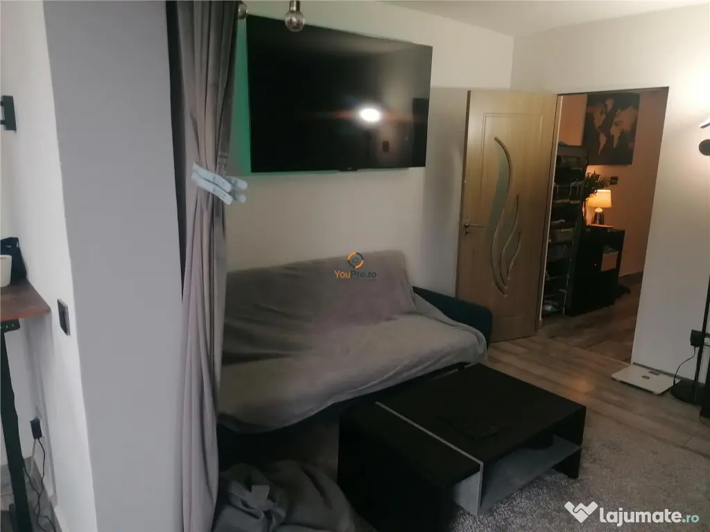 Decomandat Spatios cu Centrala Spitalul Judetean 