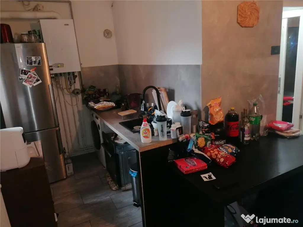 Decomandat Spatios cu Centrala Spitalul Judetean 