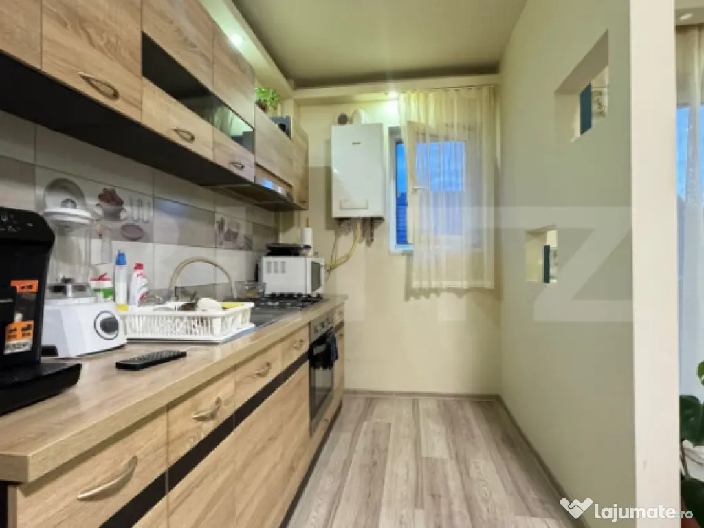 Apartament 3 camere, 60mp, 2 balcoane, etaj intermediar, Som 