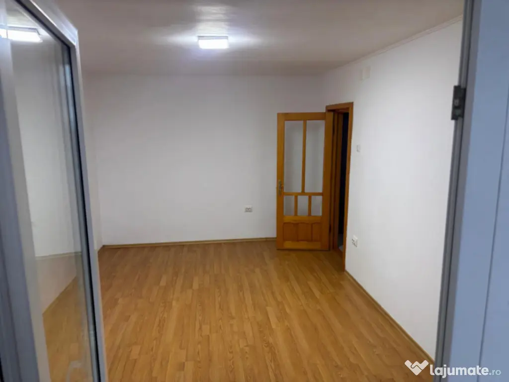 - Apartament 3 camere confort 1 decomandat, etaj 7/10, Vizir 