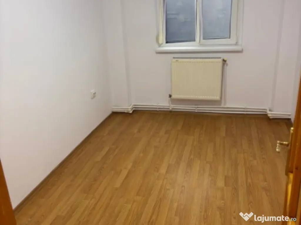 - Apartament 3 camere confort 1 decomandat, etaj 7/10, Vizir 