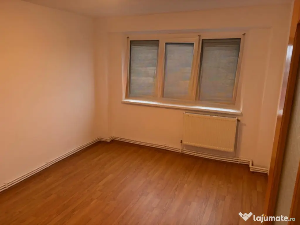 - Apartament 3 camere confort 1 decomandat, etaj 7/10, Vizir 