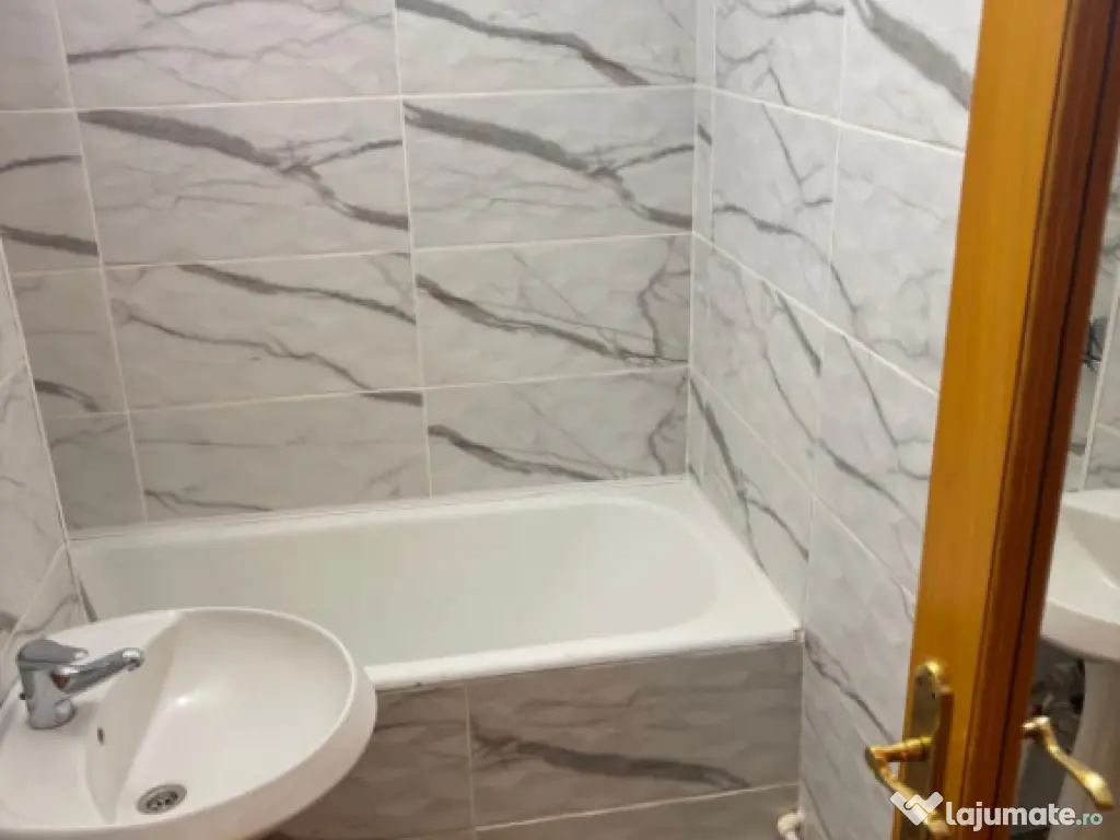 - Apartament 3 camere confort 1 decomandat, etaj 7/10, Vizir 