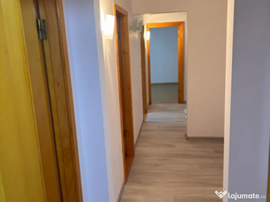 - Apartament 3 camere confort 1 decomandat, etaj 7/10, Vizir 