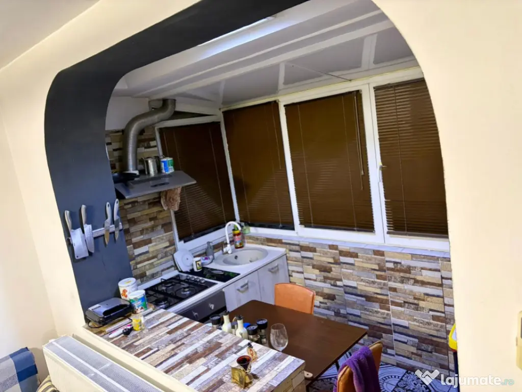 Apartament 3 camere, 60 mp, zona Piața Centrală