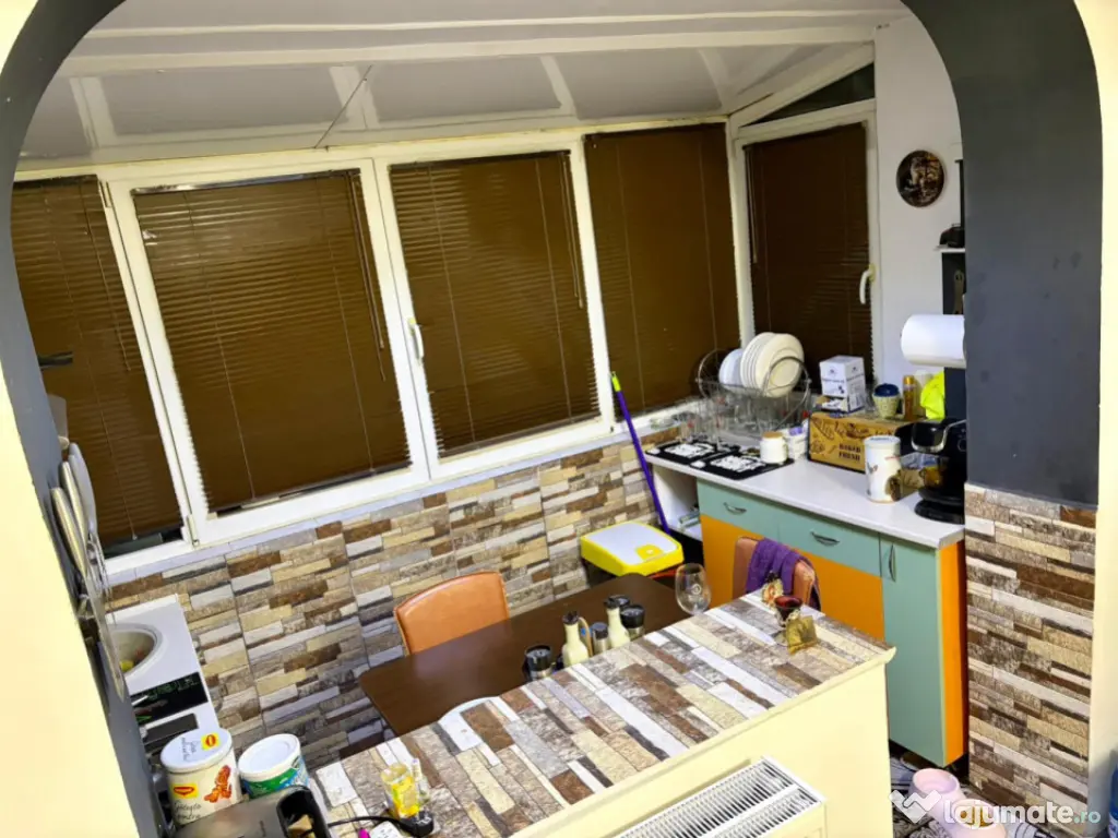 Apartament 3 camere, 60 mp, zona Piața Centrală