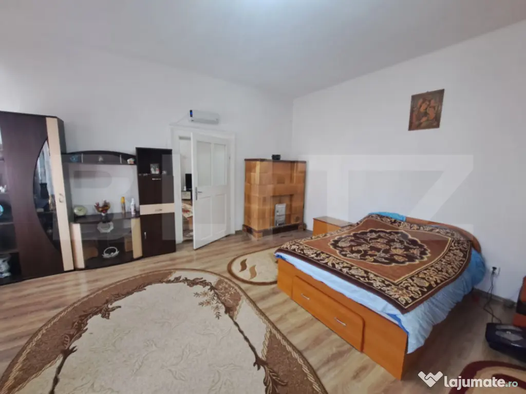 Casă săsească renovată integral, 2200 mp teren, ideală