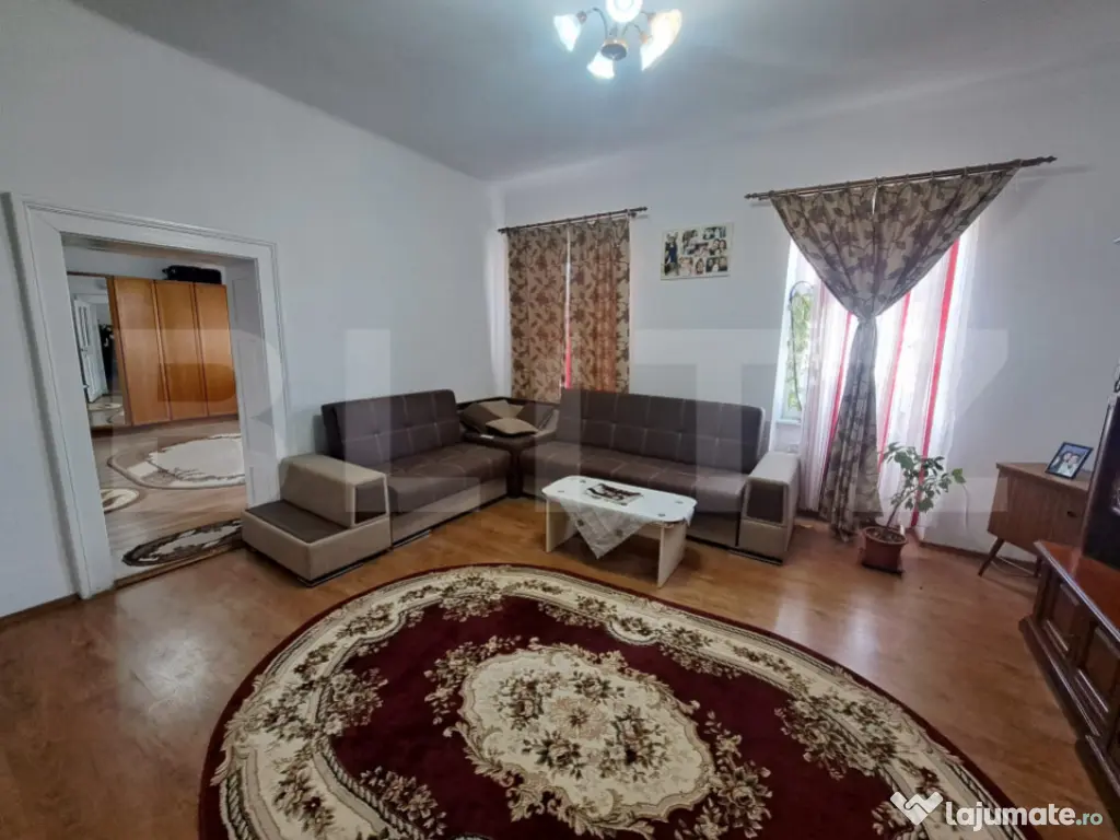 Casă săsească renovată integral, 2200 mp teren, ideală