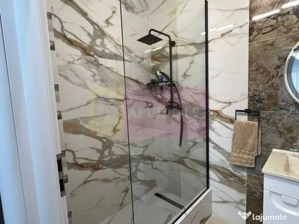 Apartament 3 camere, mobilat luxos, si loc de parcare la ... 