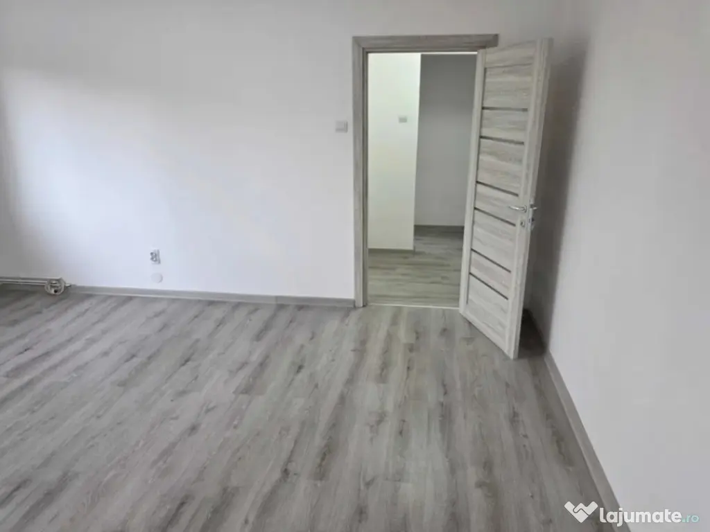 Apartament 2 camere, semidecomandat - zona Grivitei 