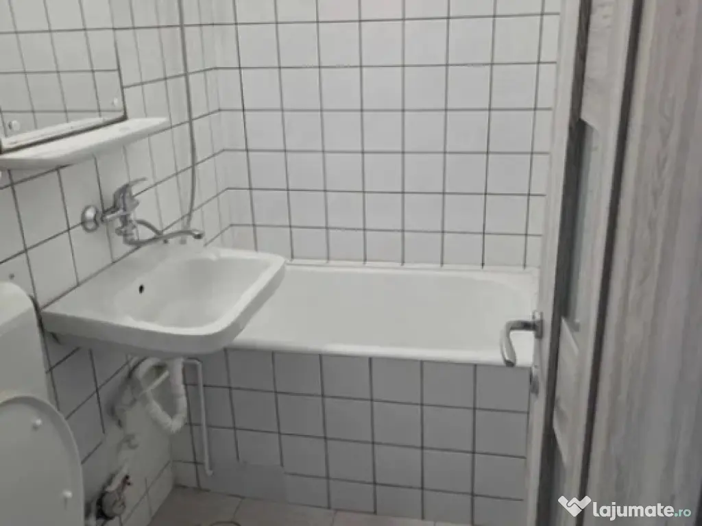 Apartament 2 camere, semidecomandat - zona Grivitei 