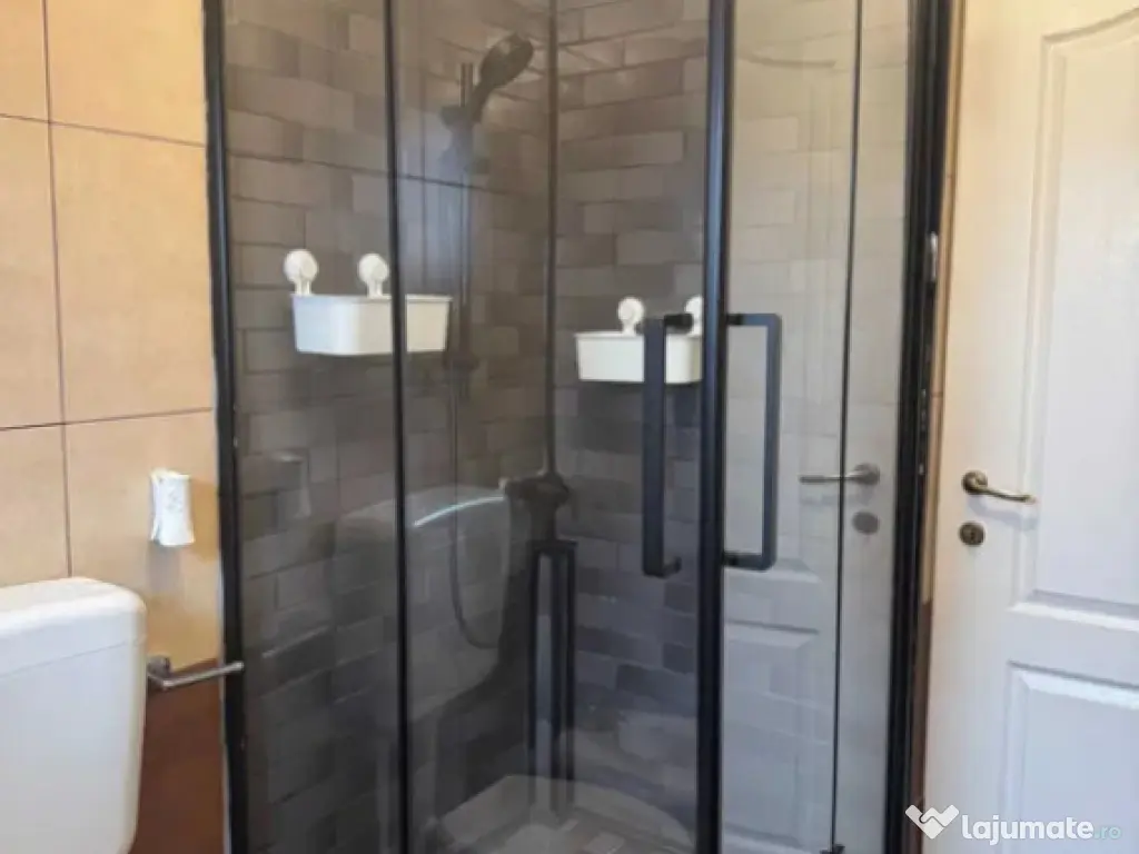 Apartament 2 camere, decomandat - zona Tractorul