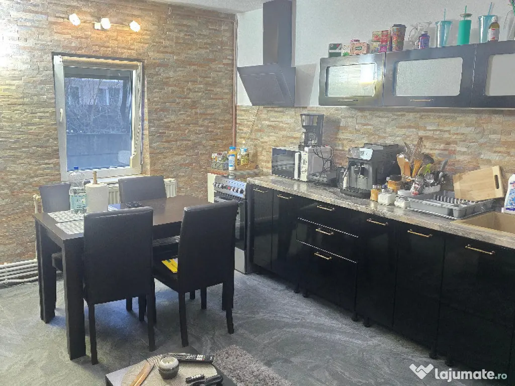 Vand apartament 2 camere decomandat,Deva, Decebal (Zamfirescu), parter