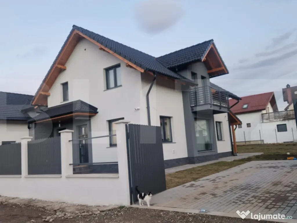 Casa 4 camere, 133 mp, zona Sacele