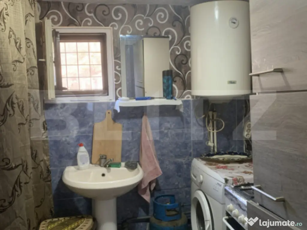 Casă de vânzare în Zărnești – zonă retrasă, lângă