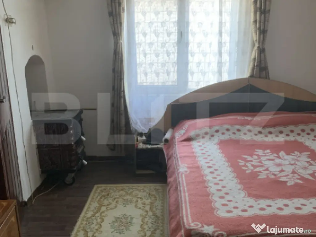 Casă de vânzare în Zărnești – zonă retrasă, lângă