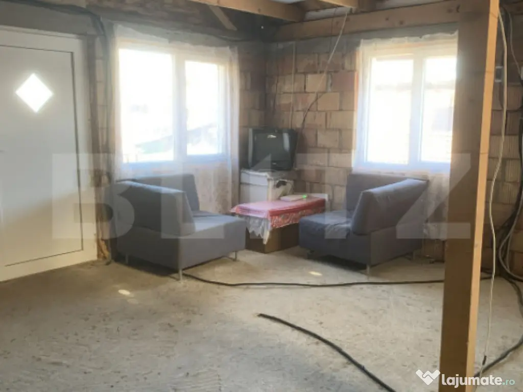 Casă de vânzare în Zărnești – zonă retrasă, lângă