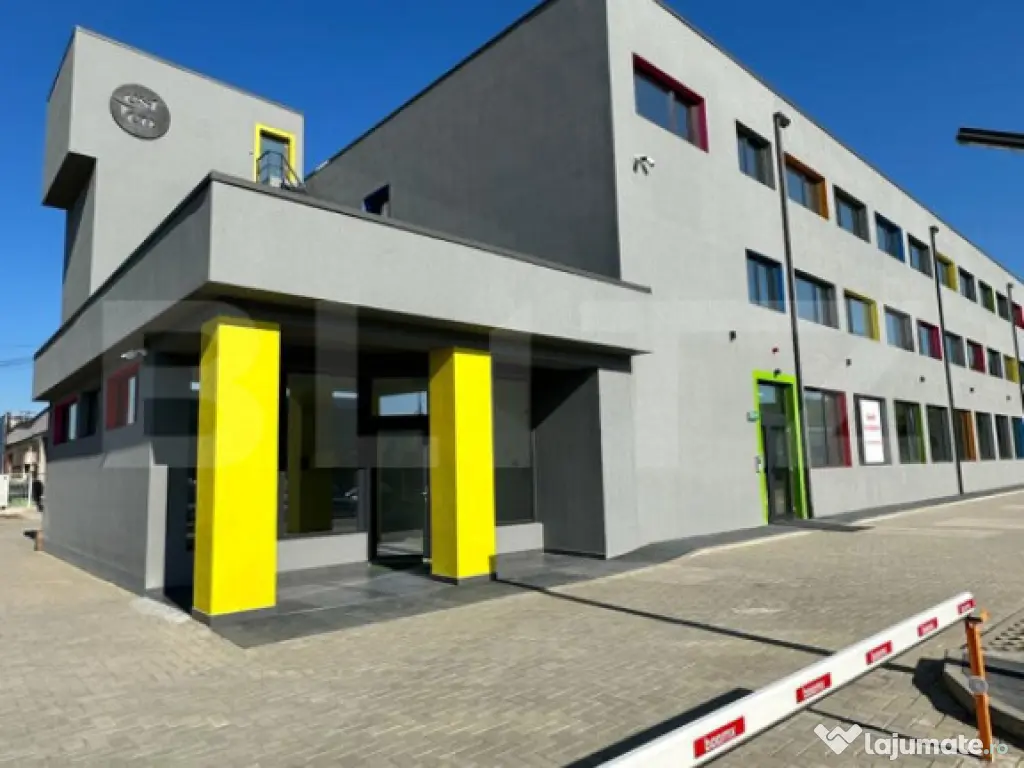 Hala pentru diferite activitati plus parte adminitrativa 