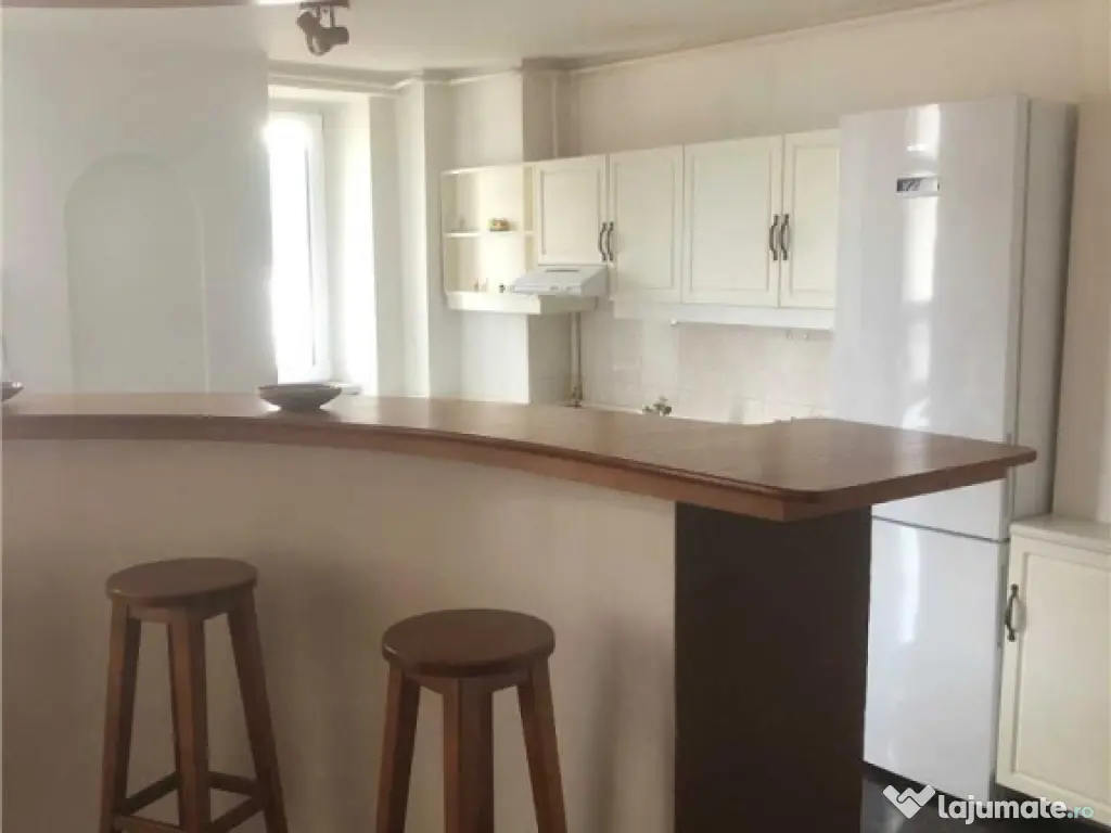 Apartament 3 camere zona Aula Universitatii 