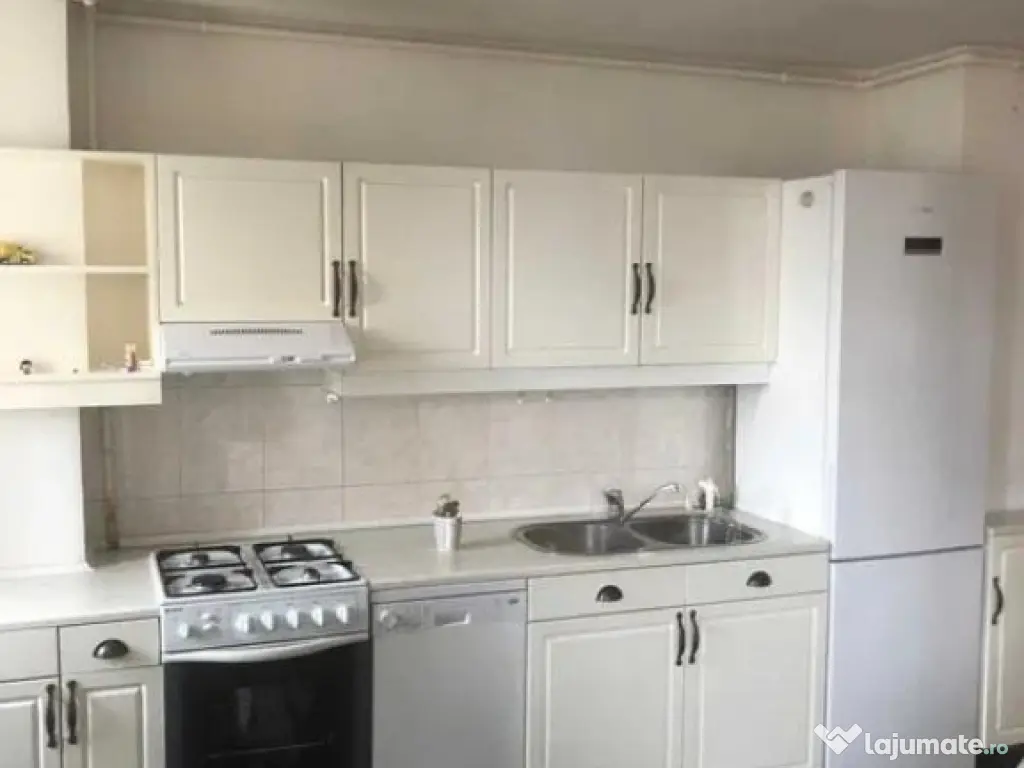 Apartament 3 camere zona Aula Universitatii 