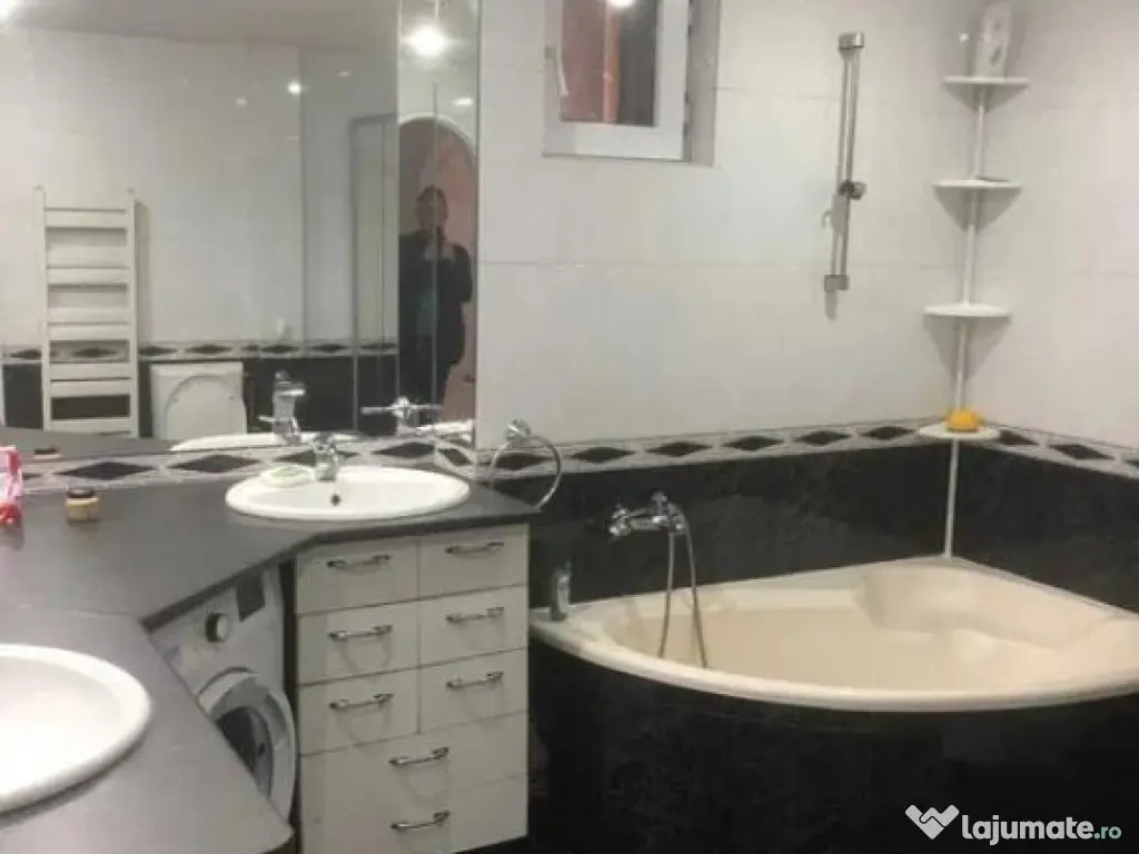 Apartament 3 camere zona Aula Universitatii 