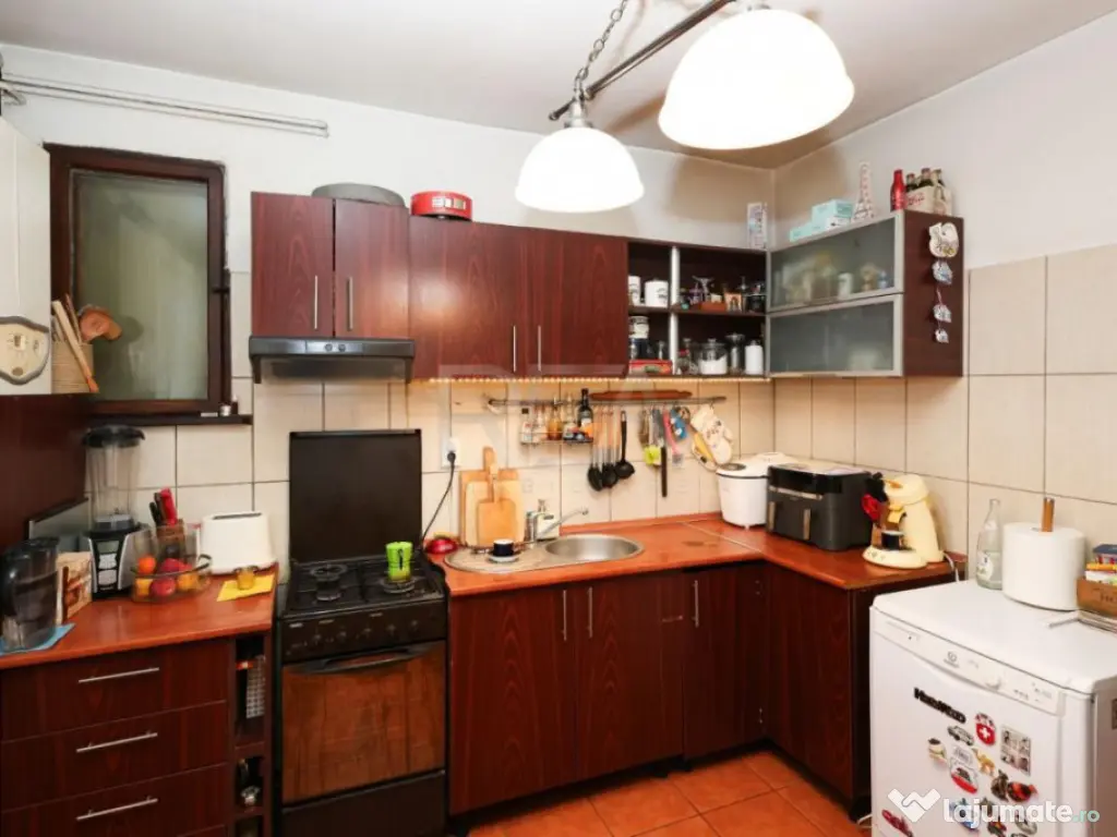 Apartament 3 camere, zona Dacia 