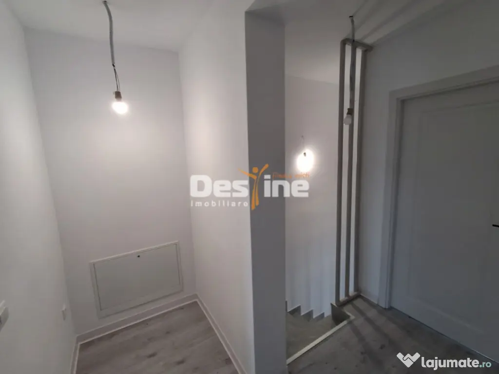 CASĂ tip duplex, situata in Valea Adanca