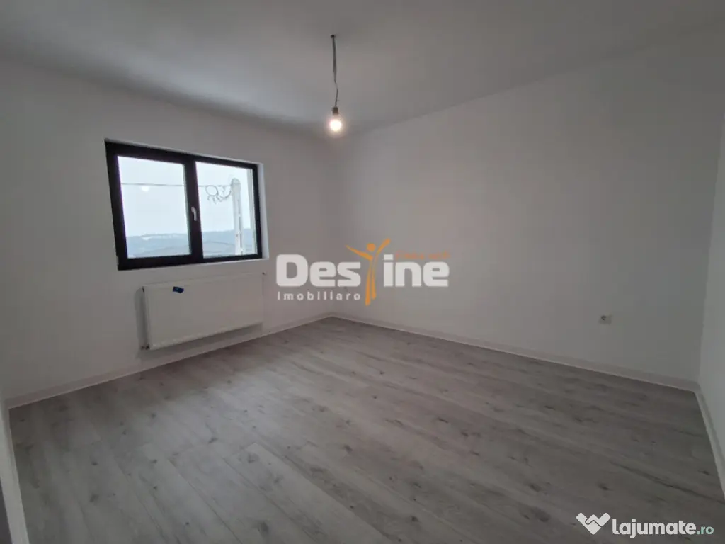 CASĂ tip duplex, situata in Valea Adanca