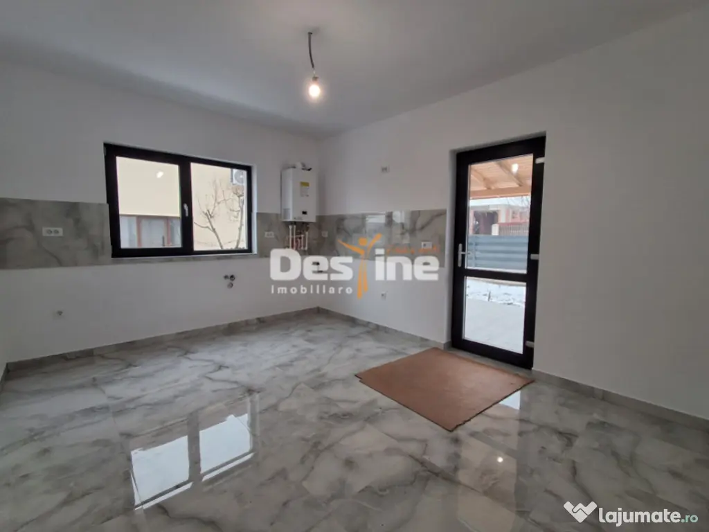 CASĂ tip duplex, situata in Valea Adanca