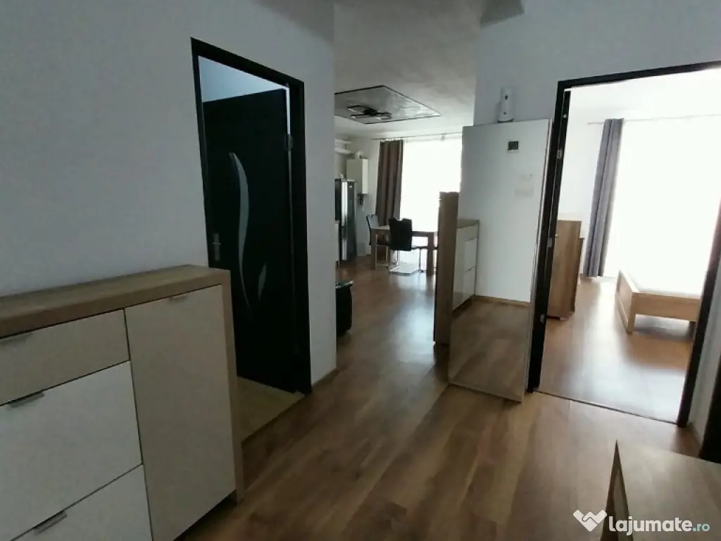 Apartament 3 camere et.1,balcon inchis, parcare Floresti 