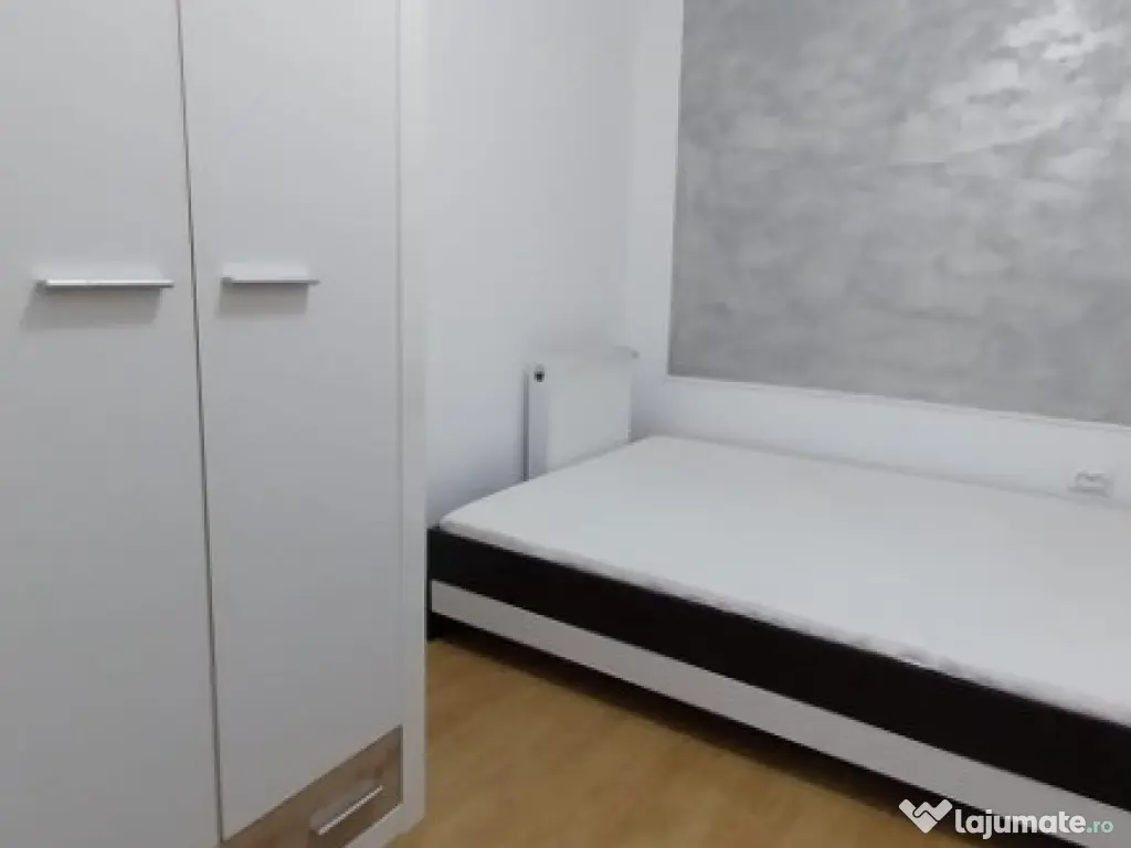 Apartament 3 camere et.1,balcon inchis, parcare Floresti 