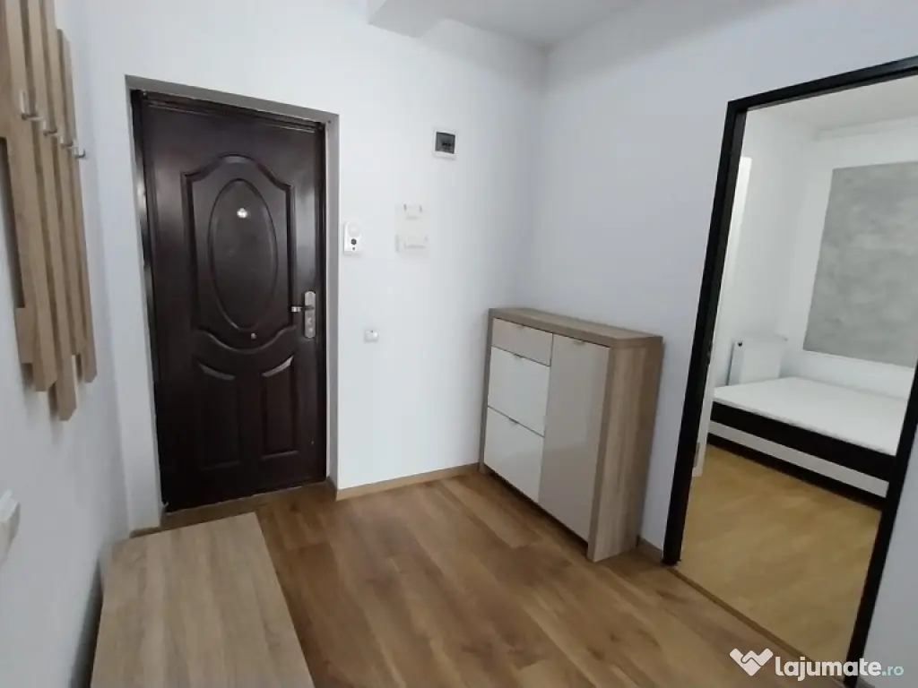 Apartament 3 camere et.1,balcon inchis, parcare Floresti 