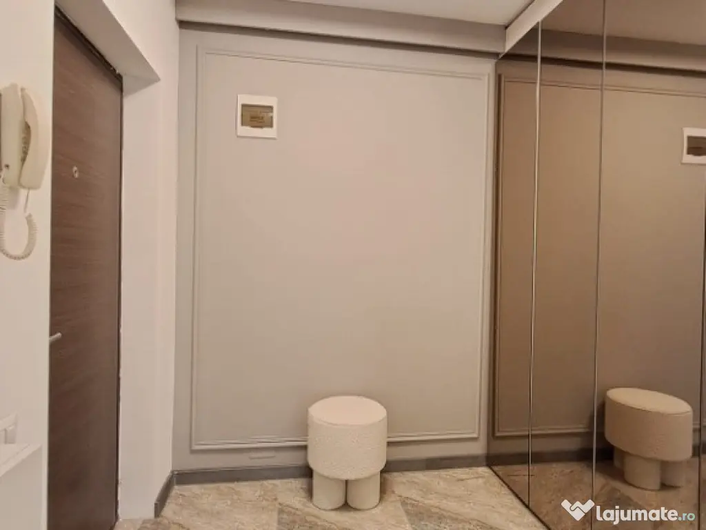 Apartament mobilat lux, la cheie, parcare Floresti zona Terra 