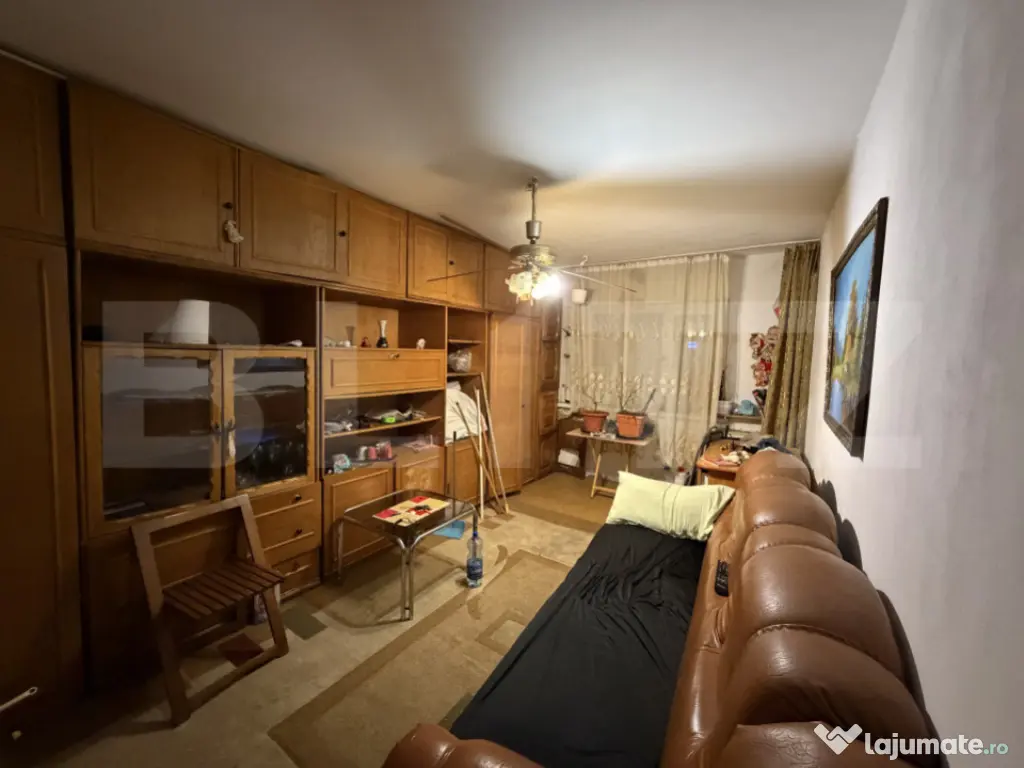 Apartament 2 camere decomandat, zona Mall