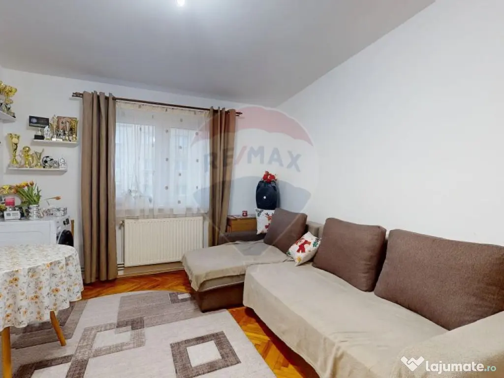 Apartament cu 2 camere de vânzare în zona Florilor