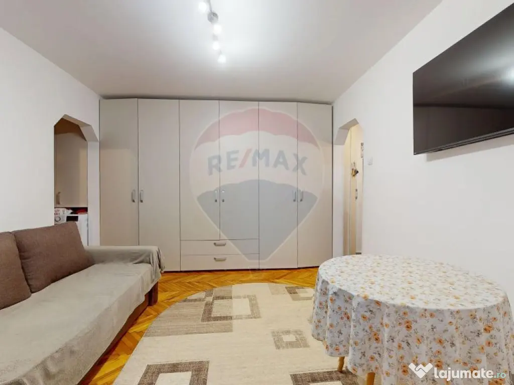 Apartament cu 2 camere de vânzare în zona Florilor